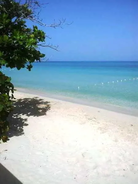 Shields Negril Villas Hotel