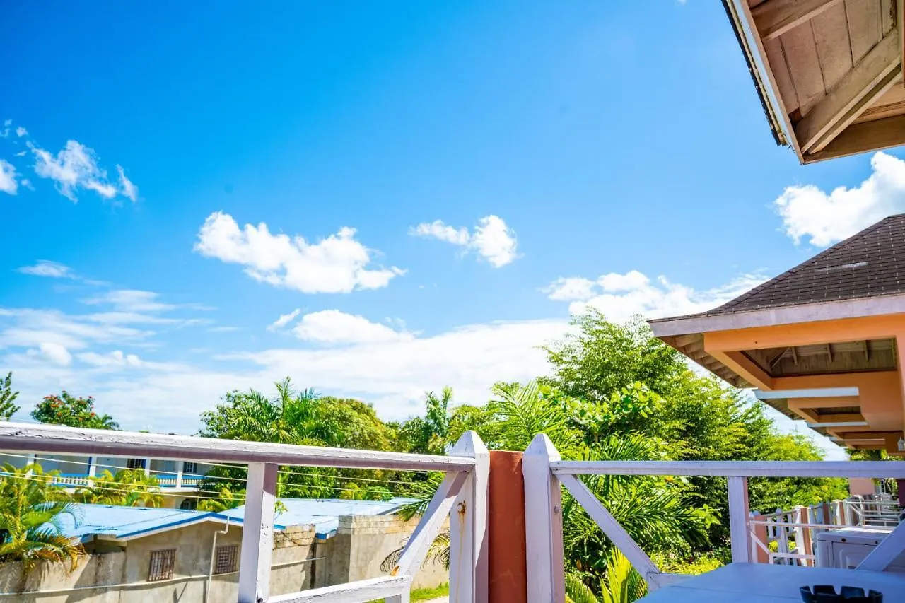Shields Negril Villas 3*,  جامايكا