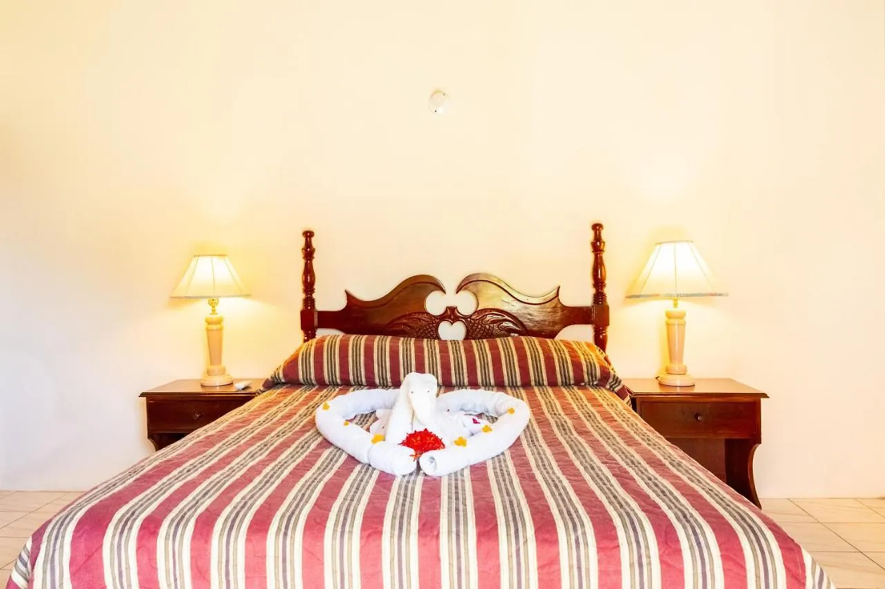 Shields Negril Villas Hotel